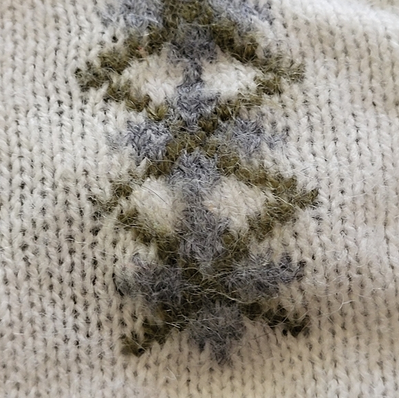 Huntingdon Mills vtg 60s acrylic sweater and bonnet 2T-3T - Picture 2 of 5